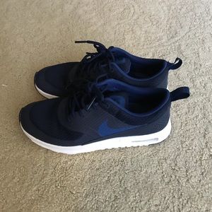 Nike air max size 7- like new!